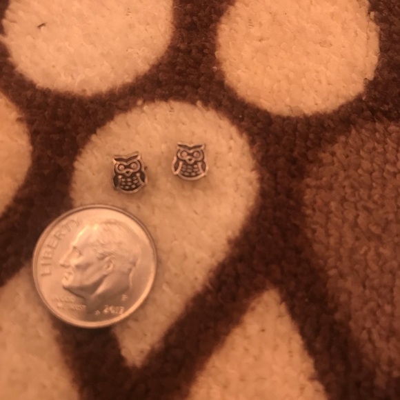 sterling silver owl earrings. - Picture 3 of 4